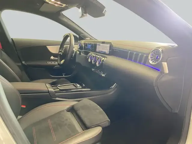 Mercedes-Benz CLA 35 AMG