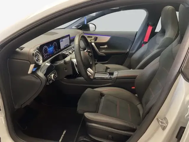 Mercedes-Benz CLA 35 AMG