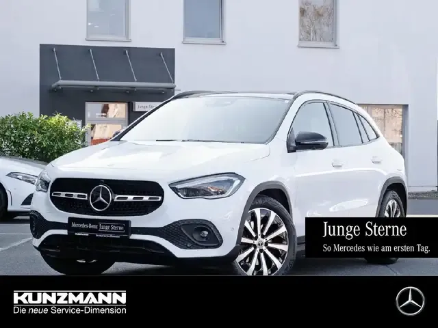 Mercedes-Benz GLA 220