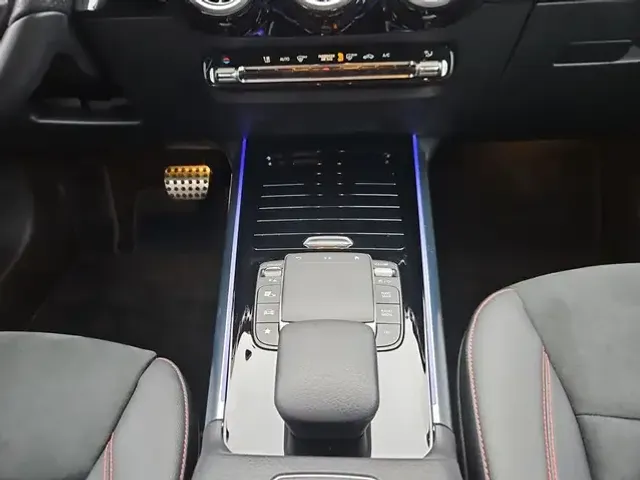 Mercedes-Benz GLA 220