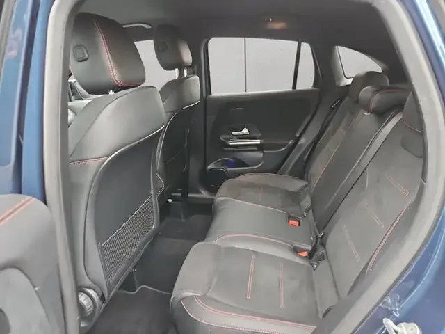 Mercedes-Benz GLA 220