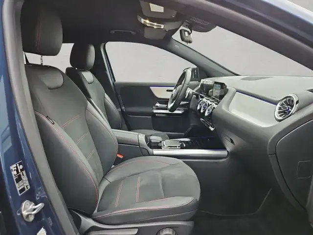 Mercedes-Benz GLA 220