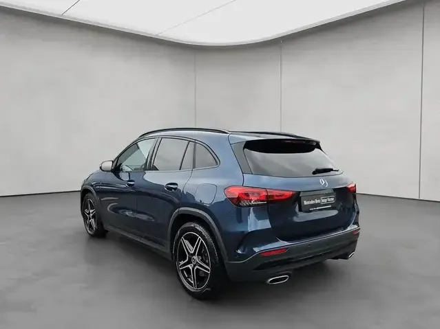 Mercedes-Benz GLA 220