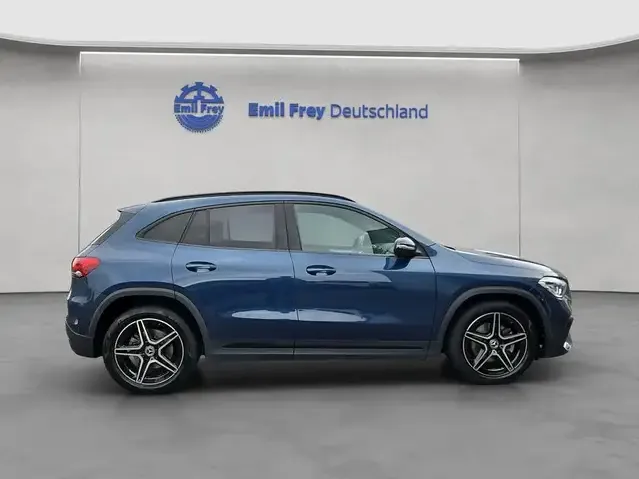 Mercedes-Benz GLA 220