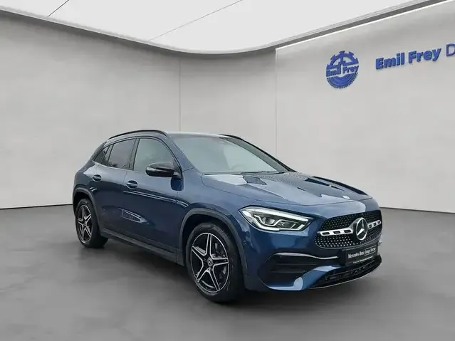 Mercedes-Benz GLA 220