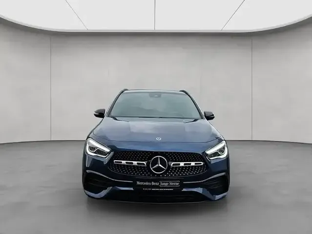Mercedes-Benz GLA 220