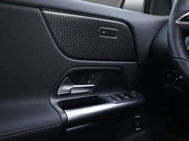 Mercedes-Benz GLA 180