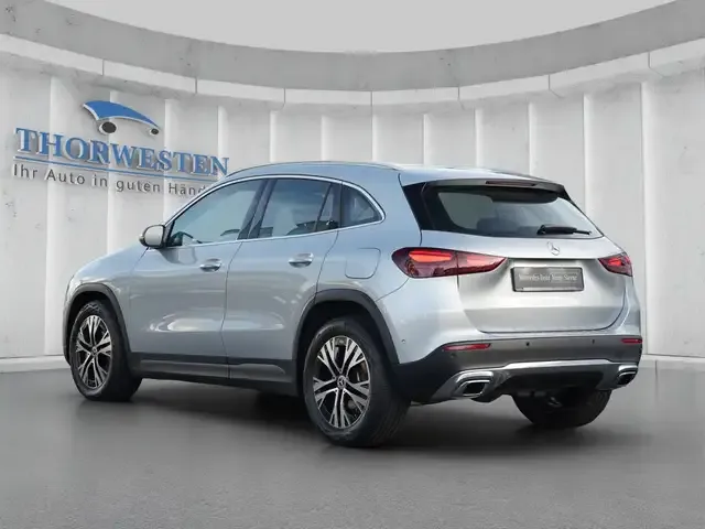 Mercedes-Benz GLA 180