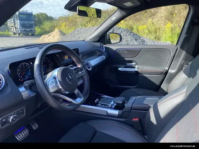 Mercedes-Benz GLB 200