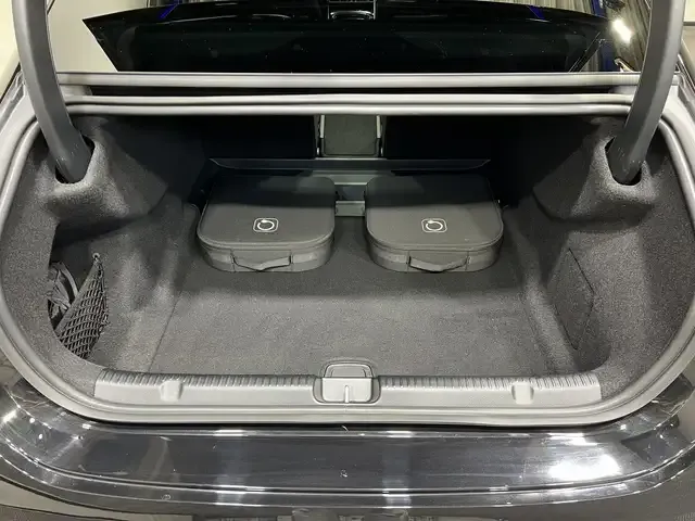Mercedes-Benz EQE 350