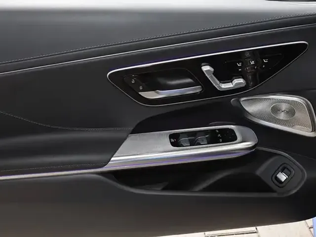 Mercedes-Benz CLE 300