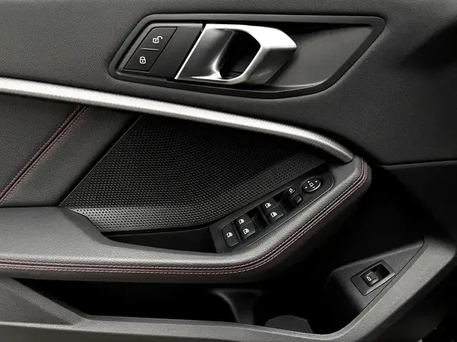 BMW 128