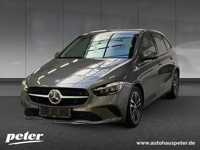 Mercedes-Benz B 220