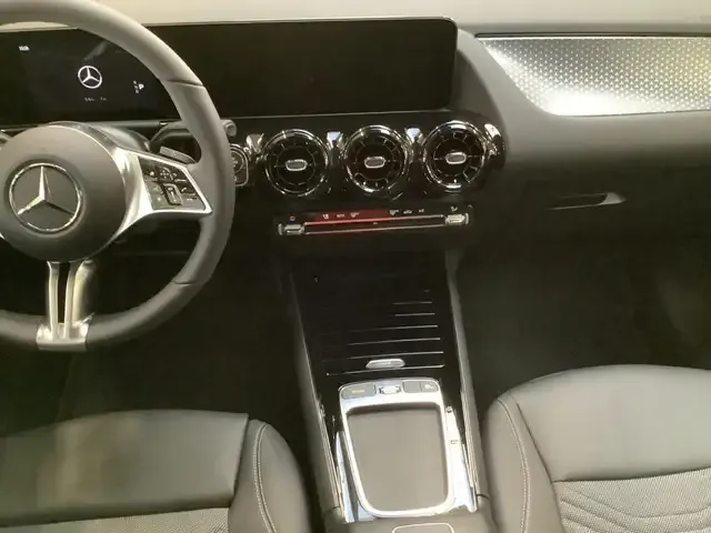 Mercedes-Benz B 220