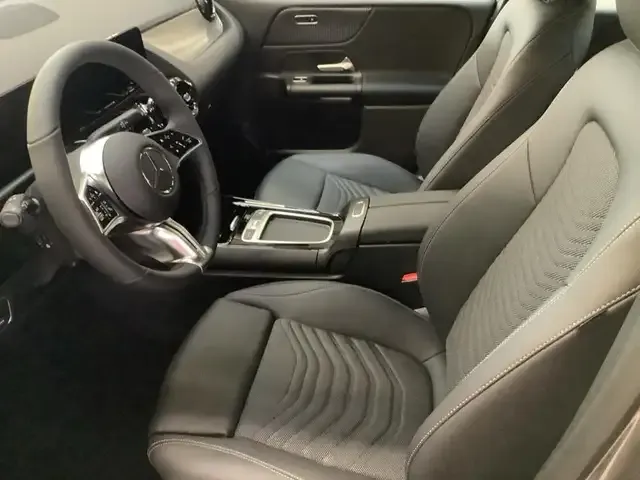 Mercedes-Benz B 220