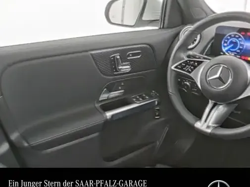 Mercedes-Benz EQB 300