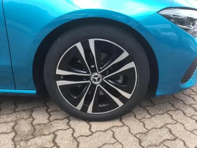 Mercedes-Benz CLA 200