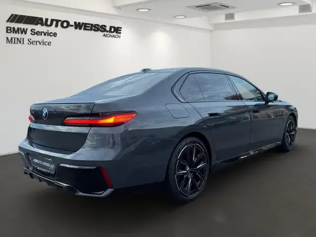 BMW 740