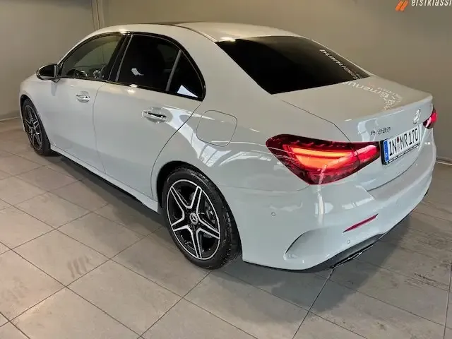 Mercedes-Benz A 200