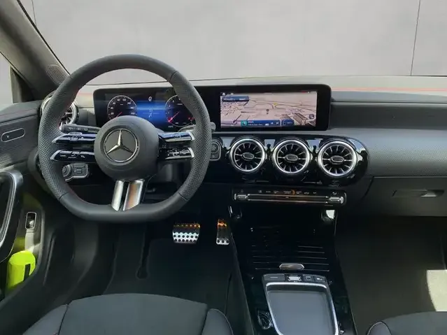 Mercedes-Benz CLA 180