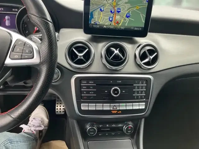 Mercedes-Benz GLA 250
