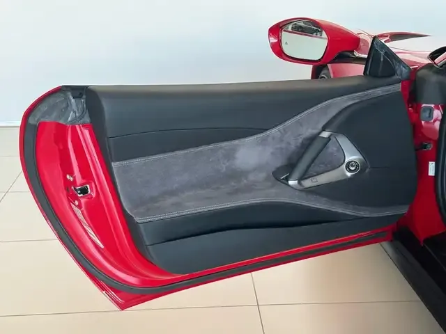 Ferrari 812