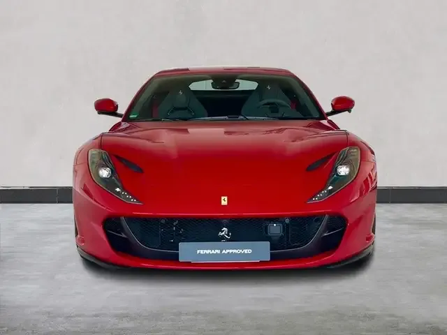 Ferrari 812
