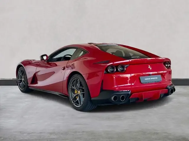 Ferrari 812