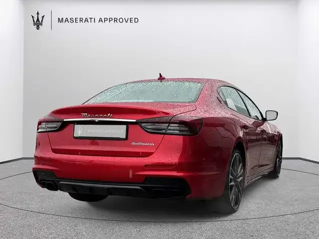 Maserati Quattroporte