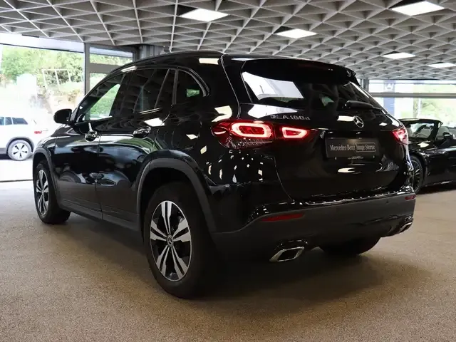 Mercedes-Benz GLA 180