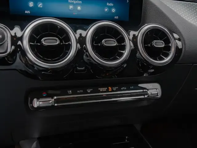 Mercedes-Benz GLA 180