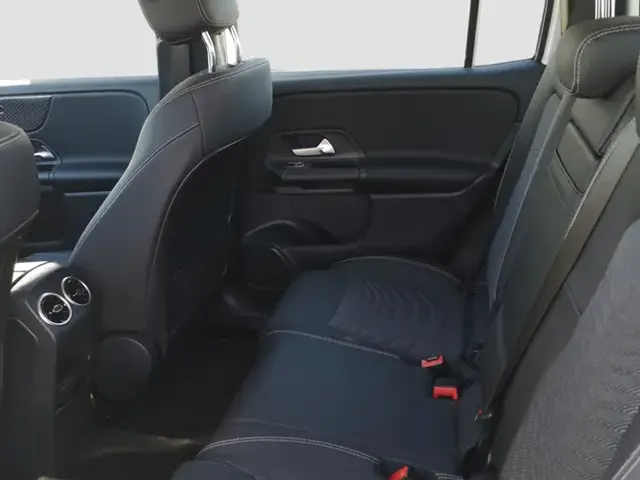 Mercedes-Benz GLB 180