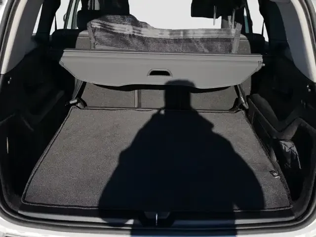 Mercedes-Benz GLB 180