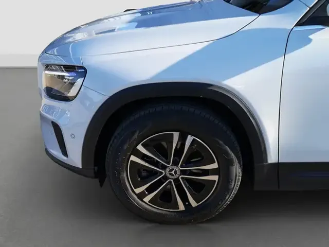 Mercedes-Benz GLB 180