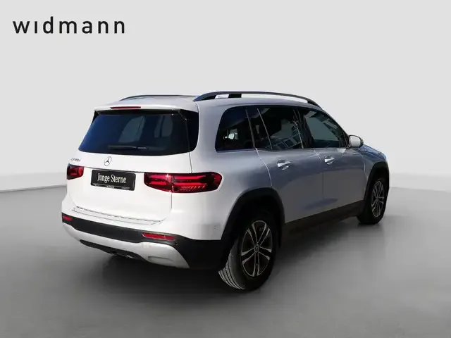 Mercedes-Benz GLB 180