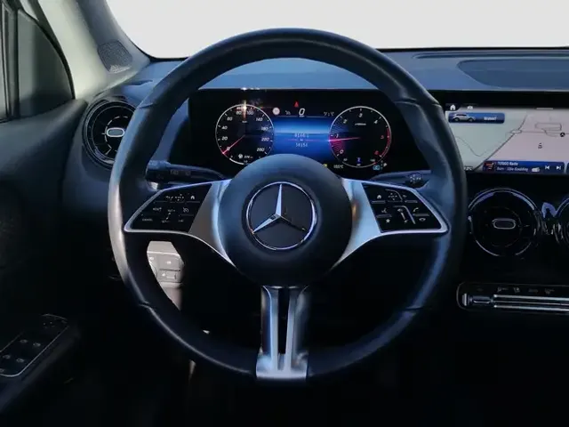 Mercedes-Benz GLB 180