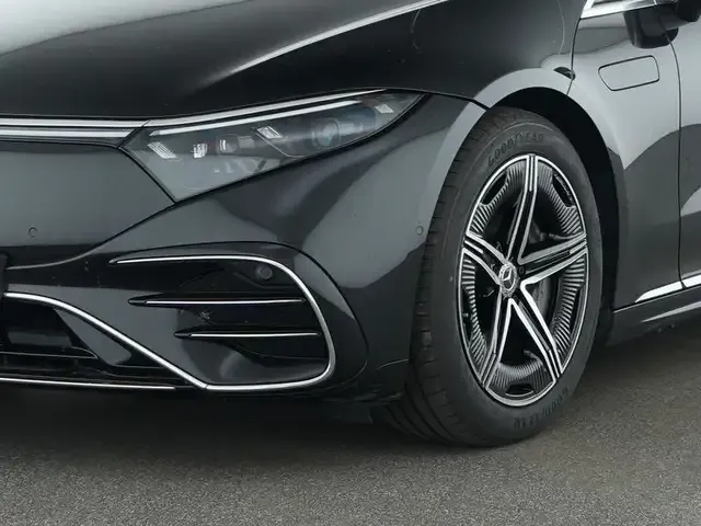 Mercedes-Benz EQS