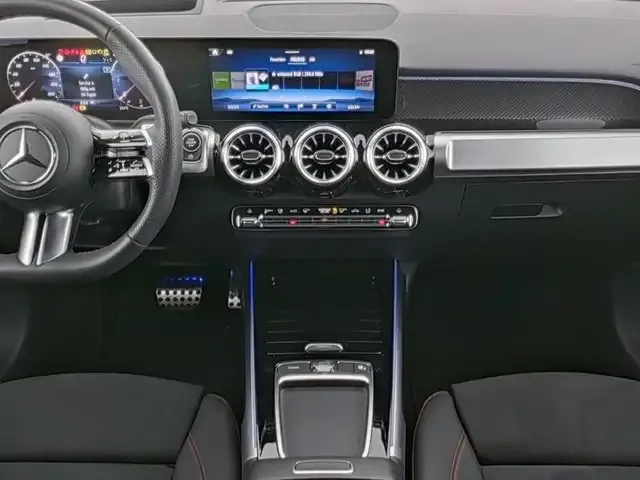Mercedes-Benz GLB 220