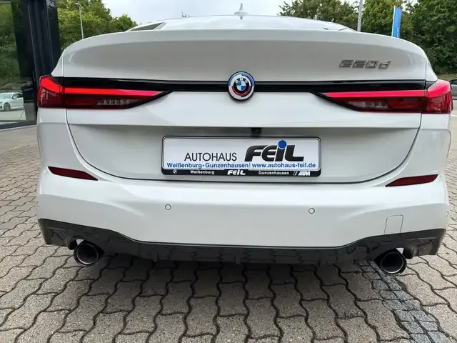 BMW 220