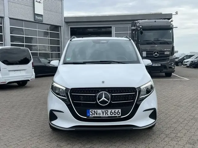 Mercedes-Benz V 250