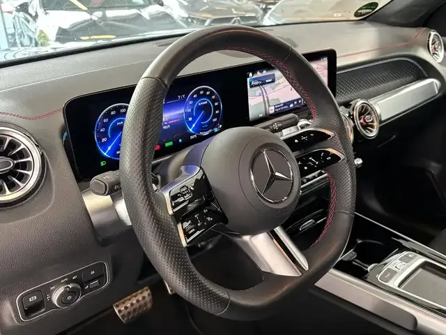 Mercedes-Benz EQB 300
