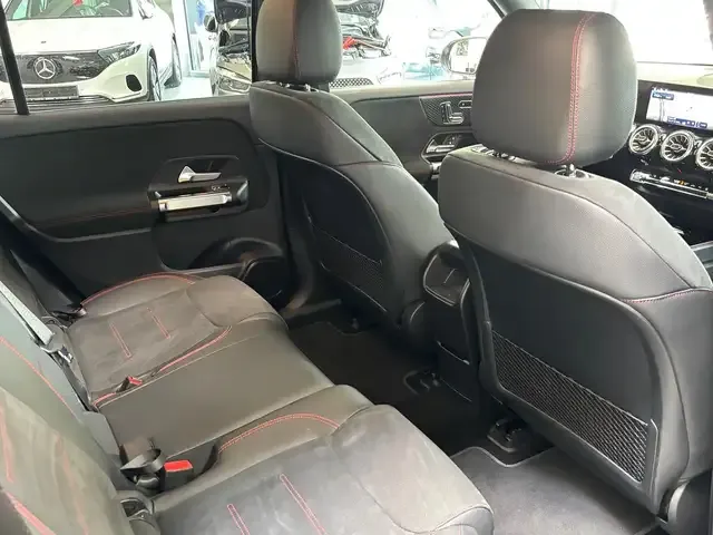 Mercedes-Benz EQB 300