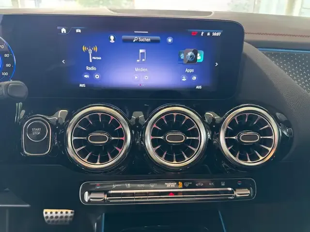 Mercedes-Benz EQA 300