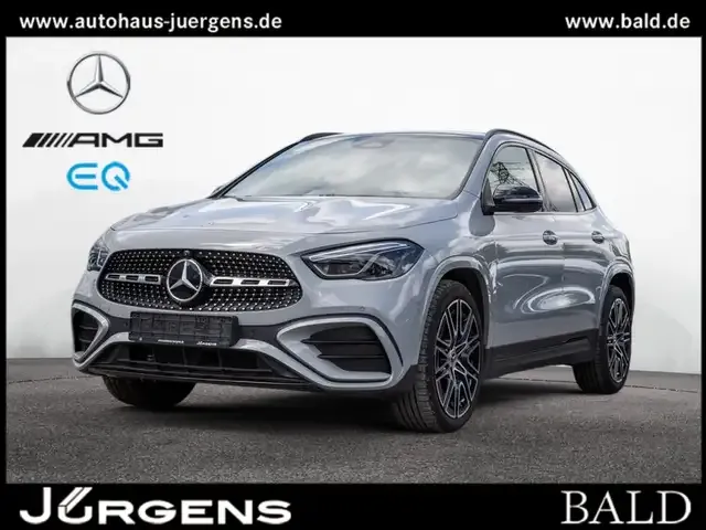Mercedes-Benz GLA 220