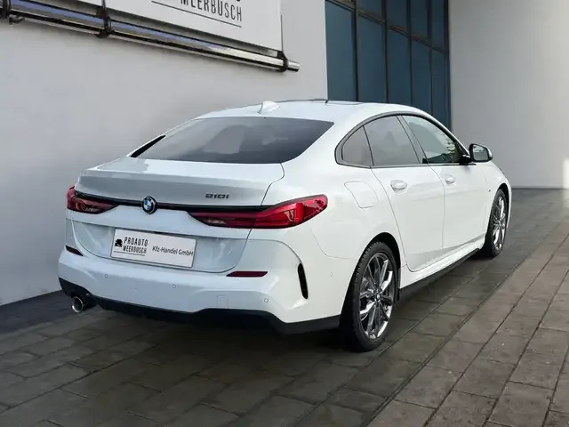 BMW 218