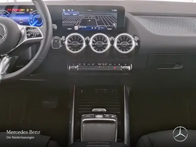 Mercedes-Benz EQA 300