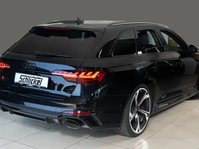 Audi RS4