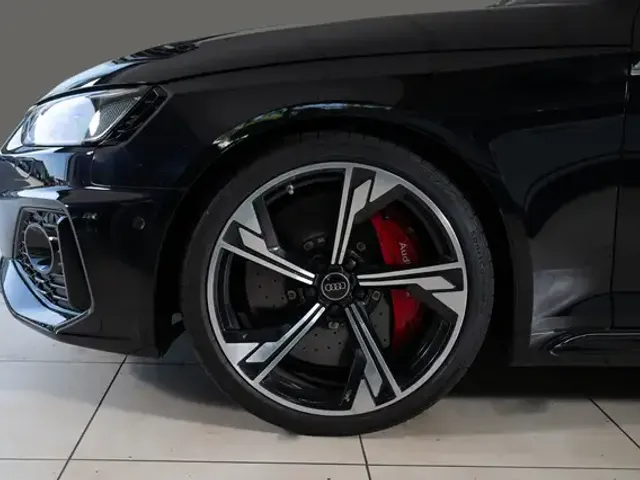 Audi RS4