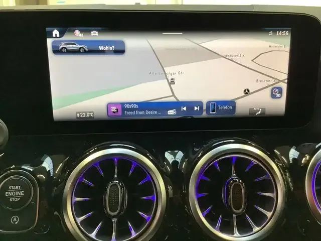 Mercedes-Benz GLA 220