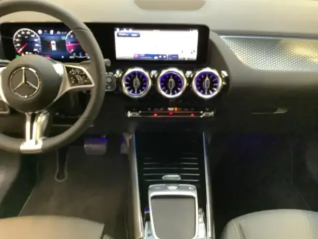 Mercedes-Benz GLA 220